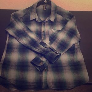 Super cozy and cute Forever 21 Gray/Green Flannel!